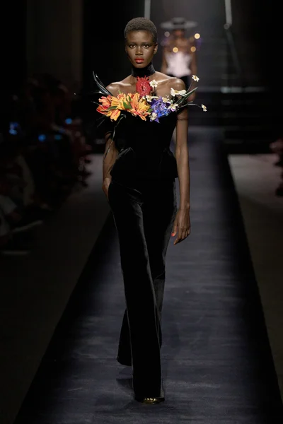 Look 27